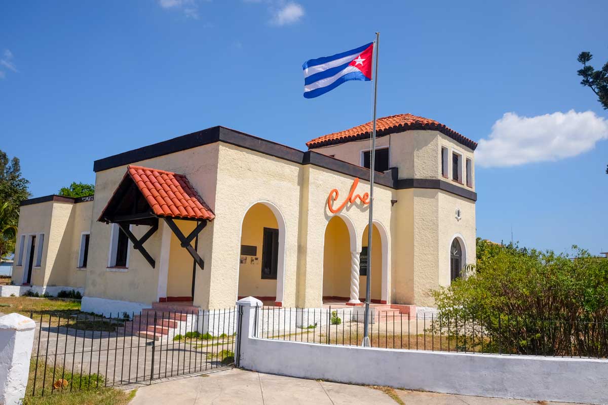 Flag pole at Ché Guevara’s house in Havana – Photo: Shutterstock