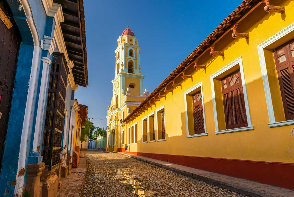City street in Trinidad – Photo: Shutterstock