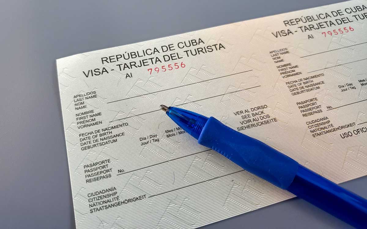 Cuba visa application form – Photo: Shutterstock